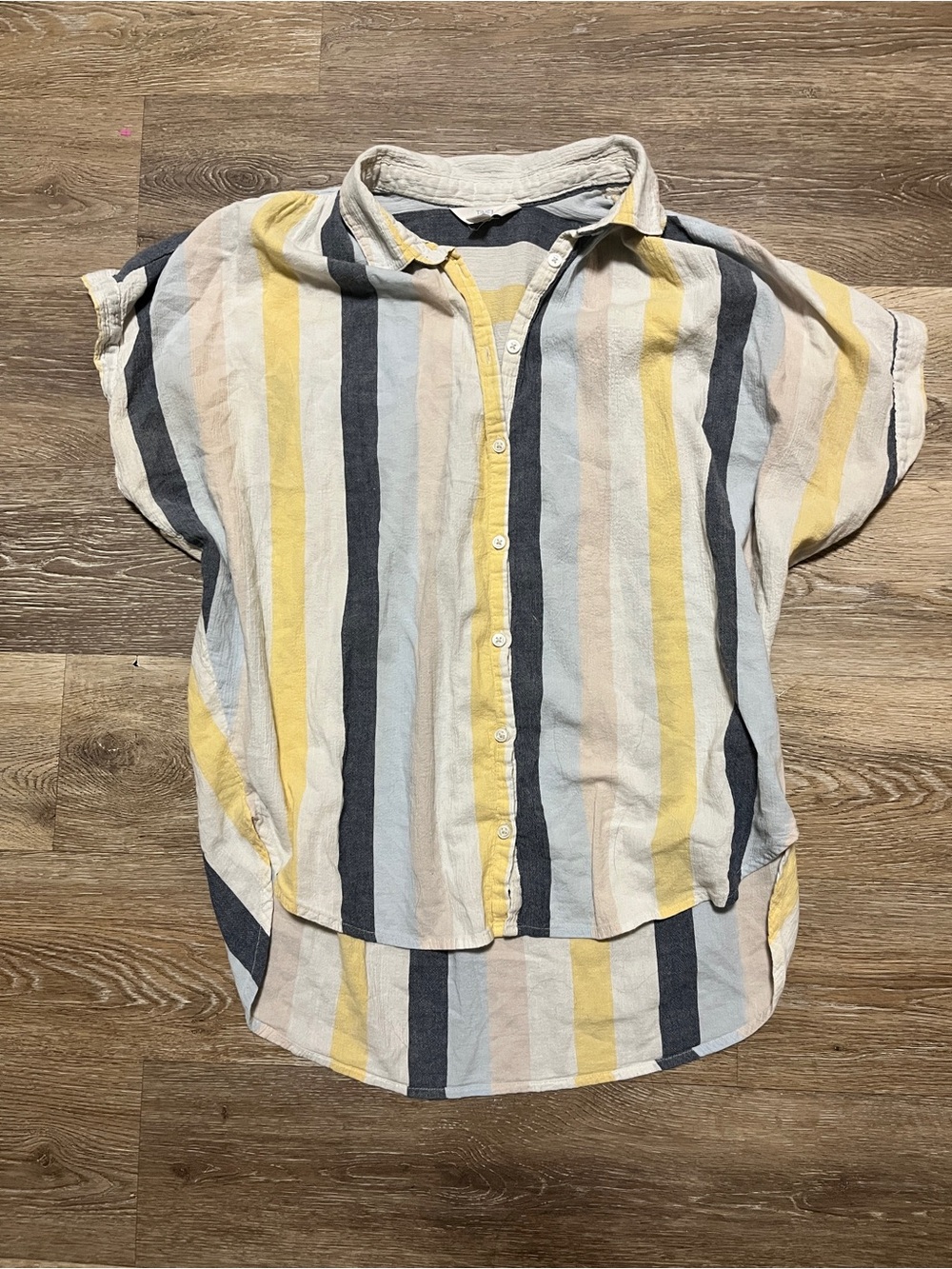 Time and Tru Short Sleeve Button-Down Shirt in Yellow, Blue & Cream